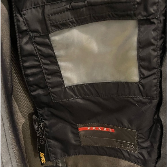 Waterproof jacket - Picture 5 of 5